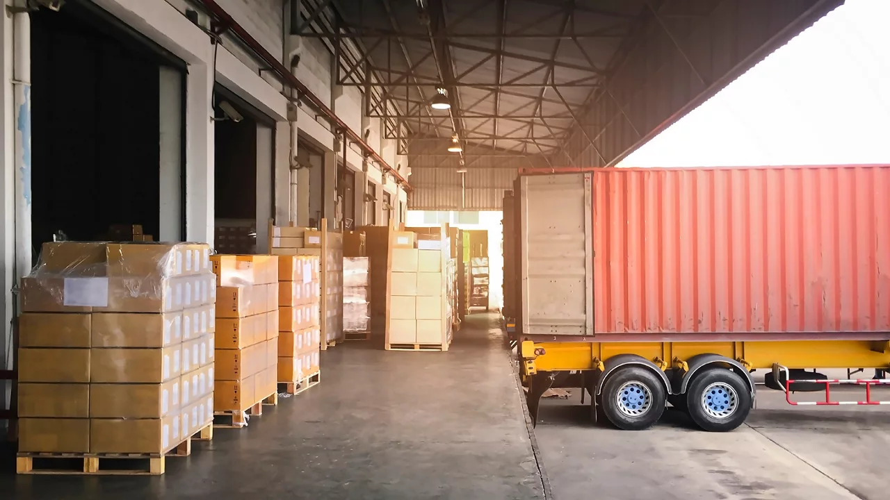 How to Reduce Last-Mile Delivery Costs by Utilizing Overseas Warehouses