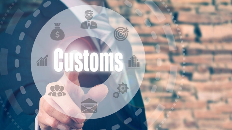 How does the US Customs select goods for inspection?